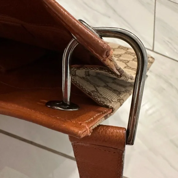 Gucci Brown and Tan crossbody Bag - Picture 11 of 16